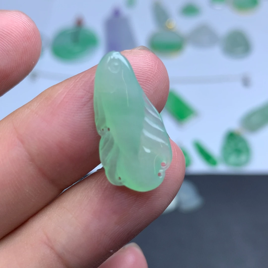 翡翠颈饰未镶嵌翡翠