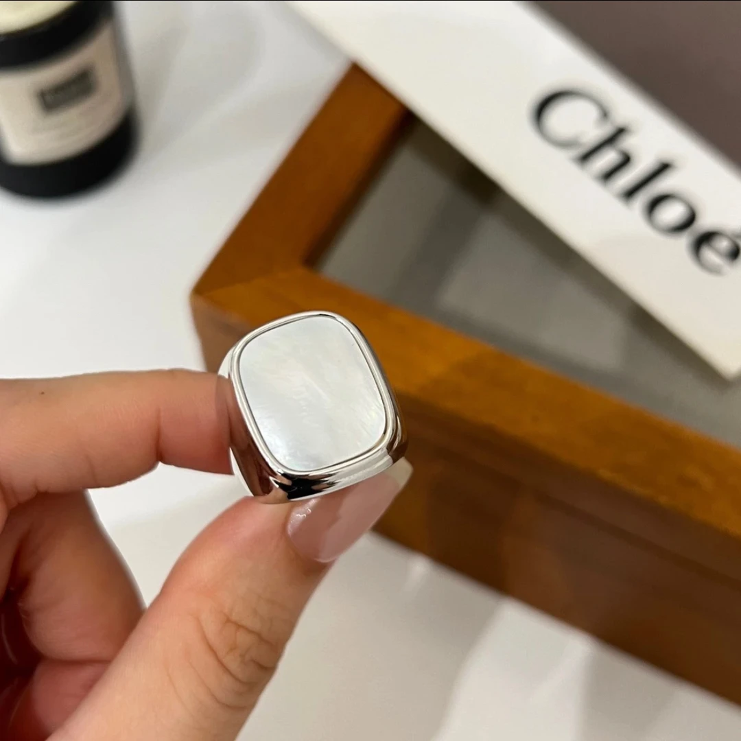 925银戒指 时尚ins风小众设计师款轻奢风简约法式方形贝壳戒指