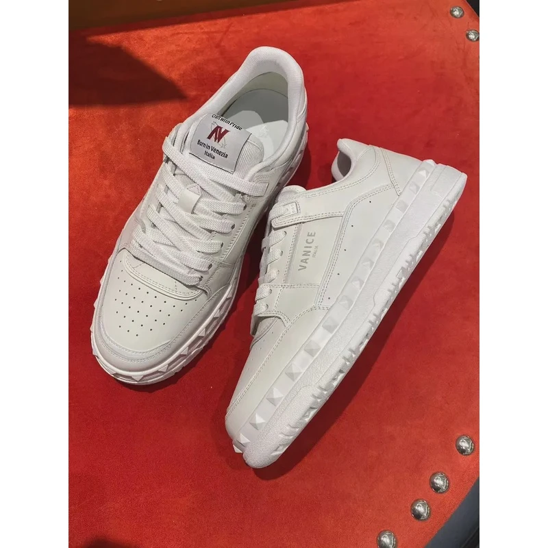 【Sidan斯丹】意大利潮牌时尚铆钉白色运动休闲板鞋进口男鞋