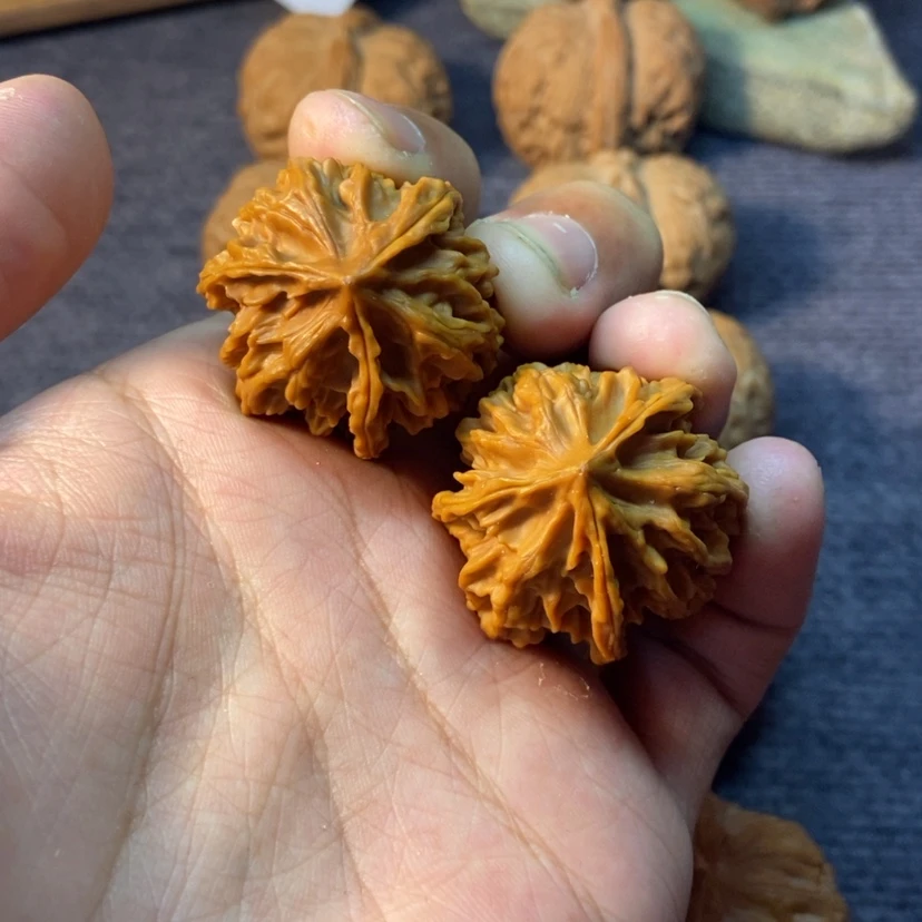 【闪购商品】文玩核桃吊坠盘山三棱