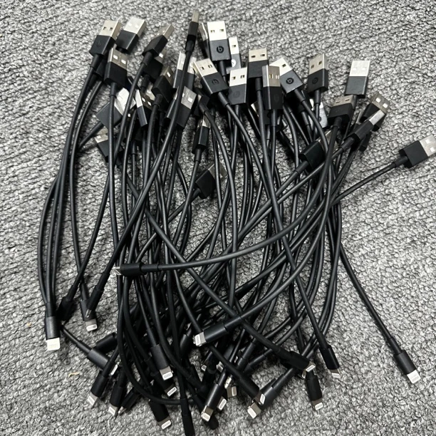 95新 BEATS 0.2米 拆机数据线 USB-linghting数据线