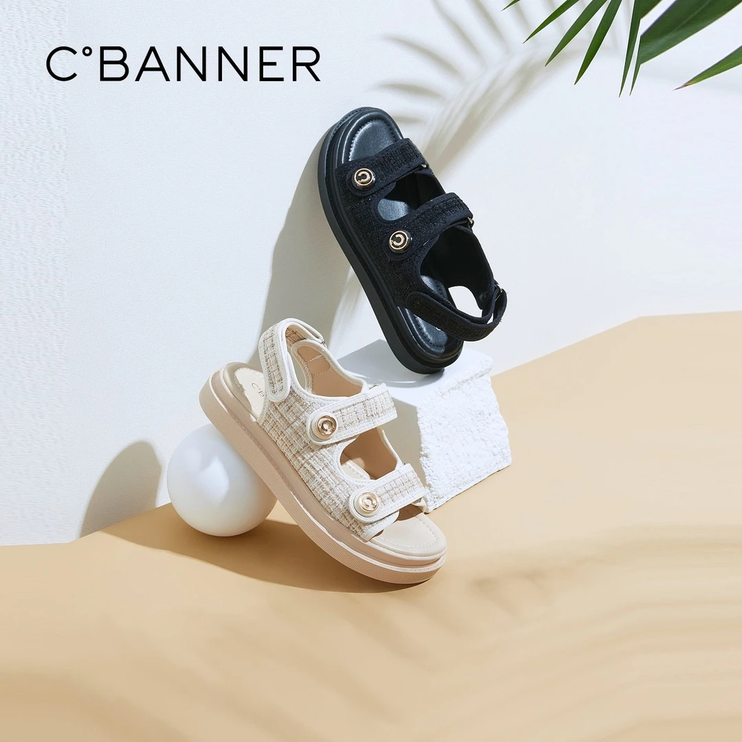 千百度女鞋新款小香风厚底舒适夏天沙滩休闲露趾气质软底简约凉鞋