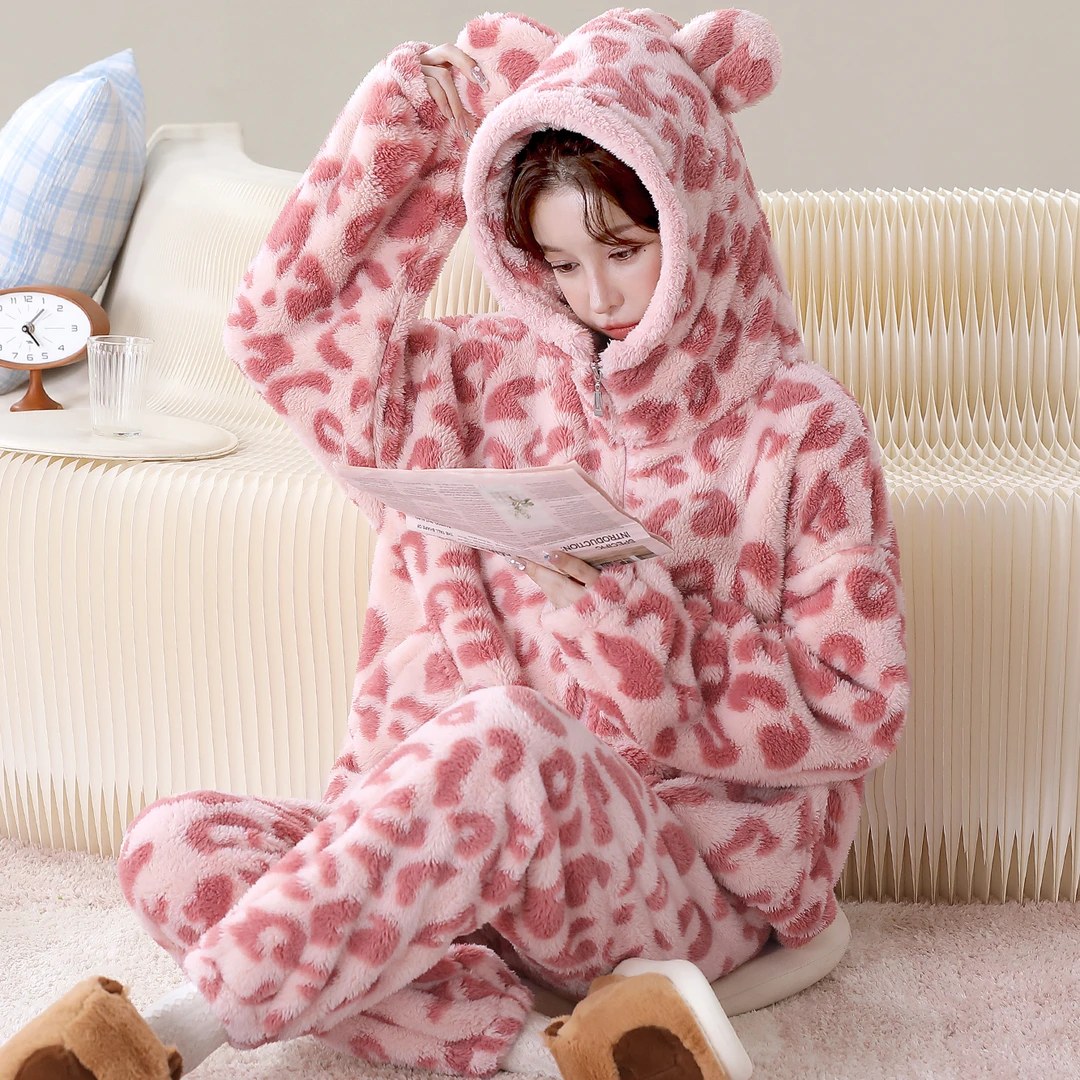 可外穿秋冬新款连帽粉色豹纹宽松女毛绒家居服加厚保暖法兰绒睡衣