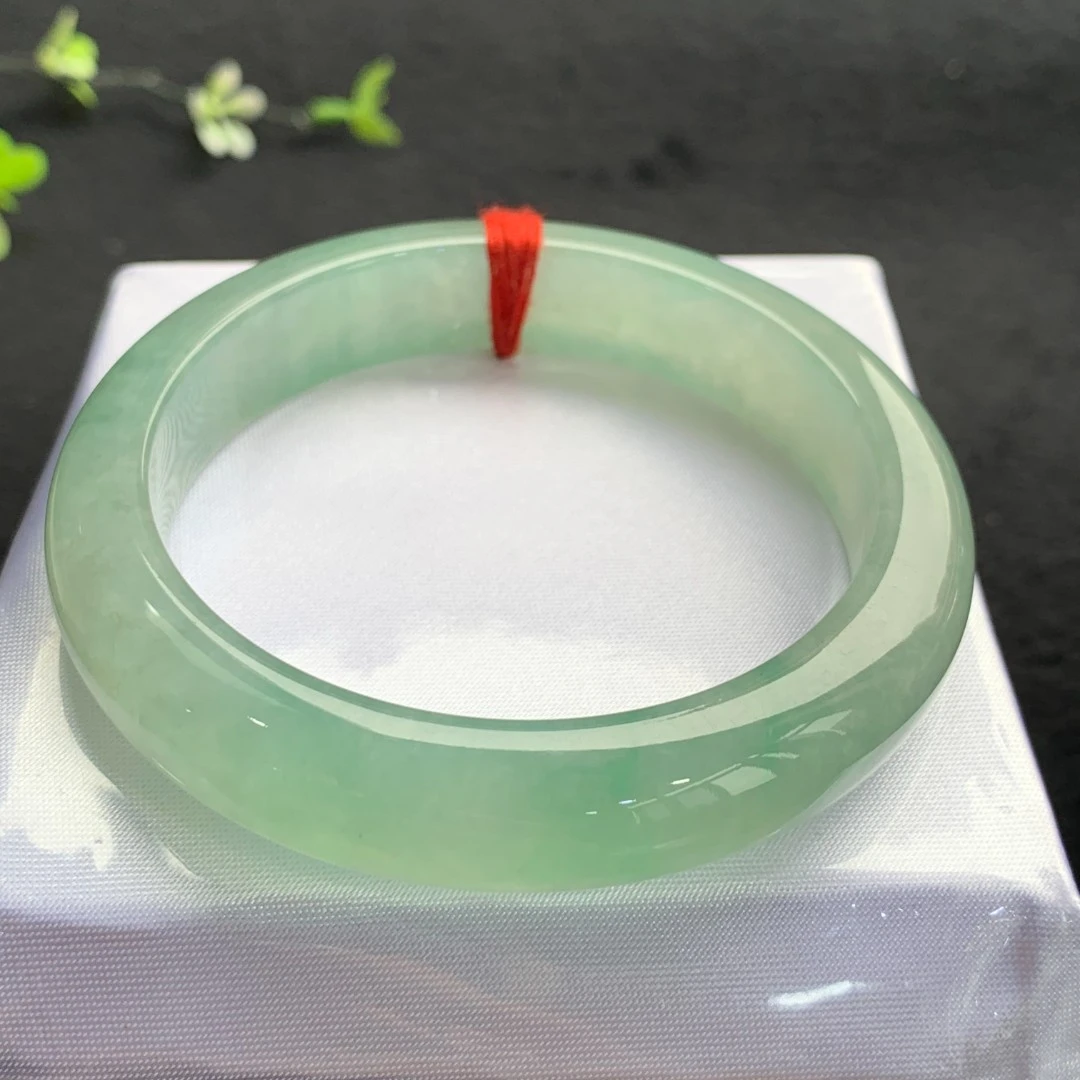 天然缅甸A货翡翠手镯冰绿  编号 7119  尺寸 56.7-12.2-8.5