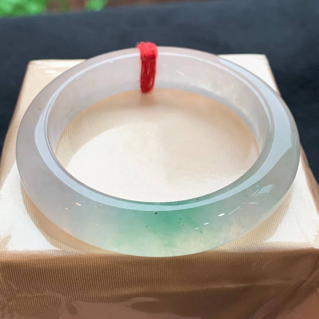 天然缅甸翡翠手镯玻璃种飘翠 编号 7126  尺寸 54.3-12.5-9.2