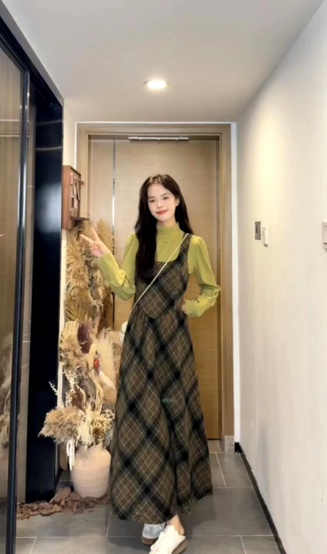 AN.XIN【美院初级生】打底衫+复古格子背带裙学院风减龄套装8225