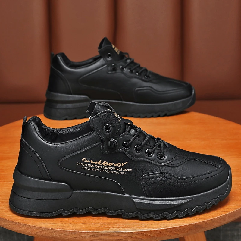 夏季男鞋2025新款学生网红爆款低帮潮流百搭休闲运动黑色防滑板鞋