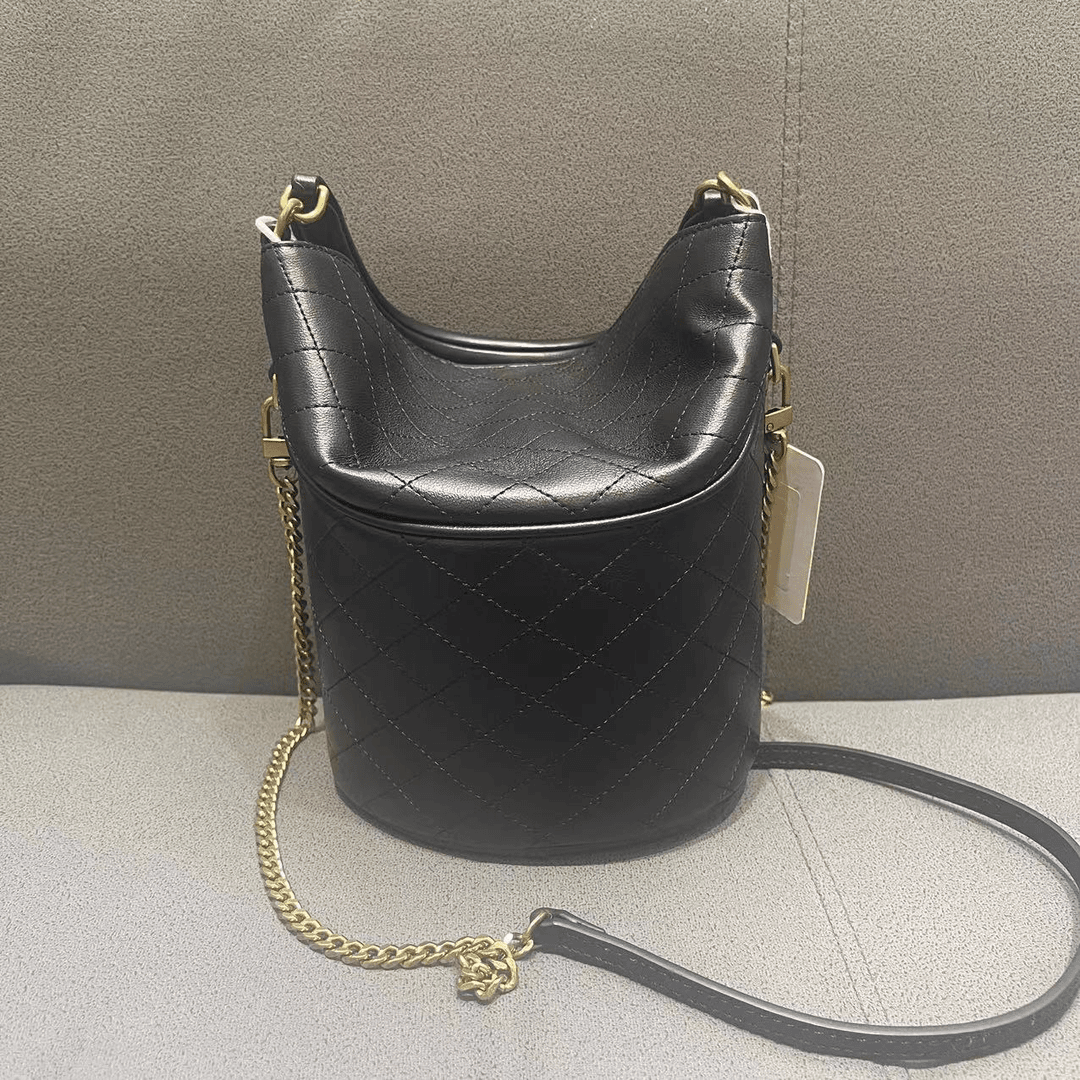 【A309-8119A】新款时尚休闲黑色菱格手提斜跨水桶包