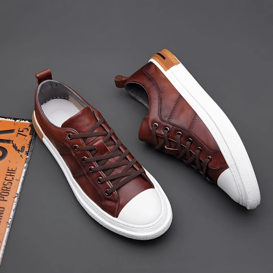港风潮流低帮时尚真皮板鞋百搭学生休闲鞋舒适透气防臭男鞋潮鞋