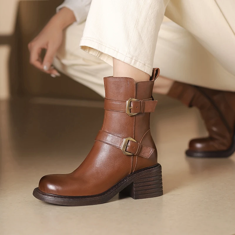 【李李夫妇】2025年春冬季新款粗跟圆头马丁靴女鞋真皮时尚高跟短靴