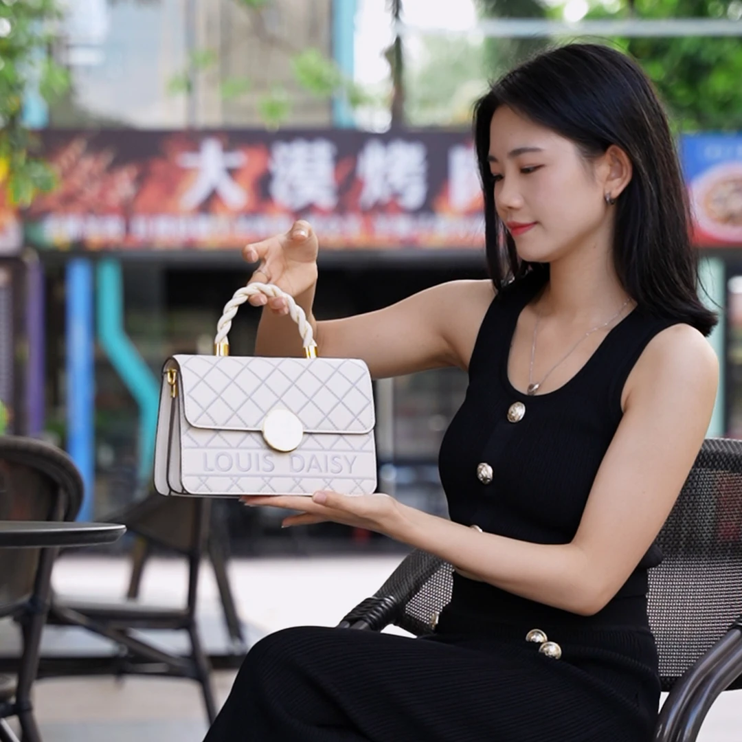 [今天发]设计师新款手提包高端菱格绣线单肩包经典百搭斜挎包包