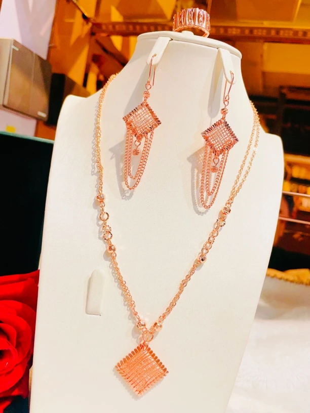 铜合金项链 parilar新款玫瑰金色三件套时尚气质百搭618