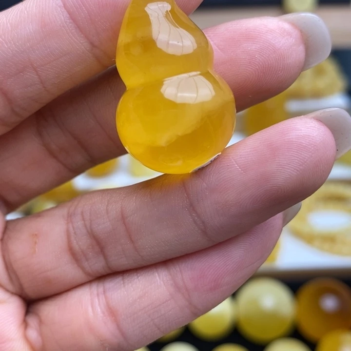 蜜蜡珠宝奇石未镶嵌