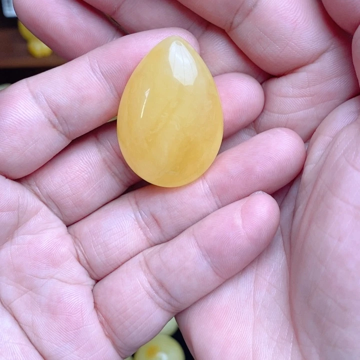 蜜蜡珠宝奇石未镶嵌