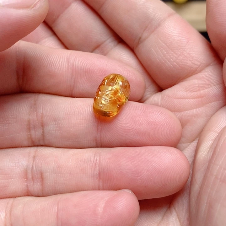 蜜蜡珠宝奇石未镶嵌
