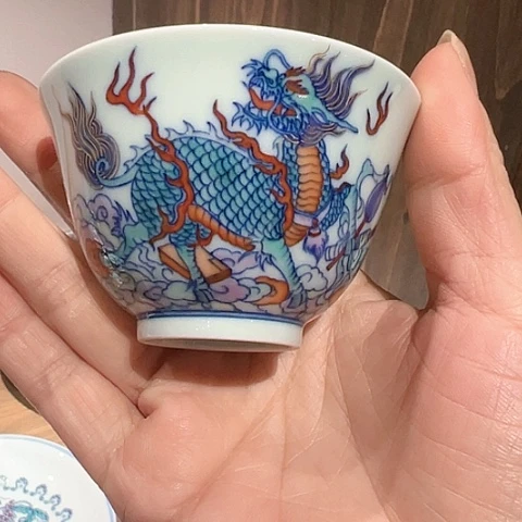 青杉堂斗彩描金主人杯