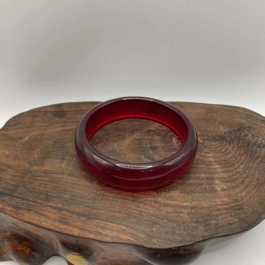 169百搭款血珀手镯