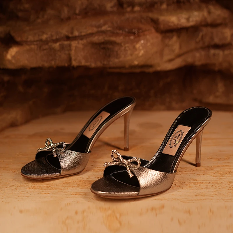 【化蝶】独女2025气质新款夏露趾银色高跟鞋细跟凉鞋一字型凉拖鞋女