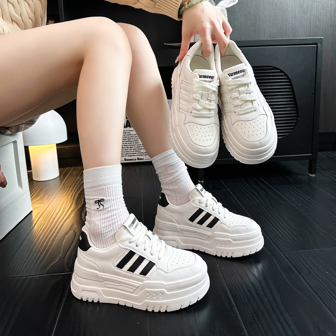 【新品】小白鞋女鞋厚底2024秋季韩版网红百搭圆头休闲板鞋女 9770