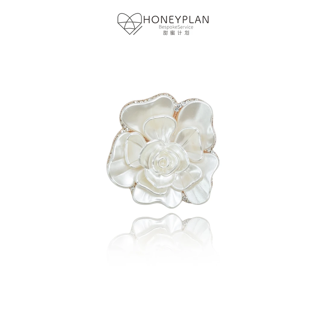 HONEY PLAN/甜蜜计划 铜合金胸针 时尚素雅白茶花朵胸针