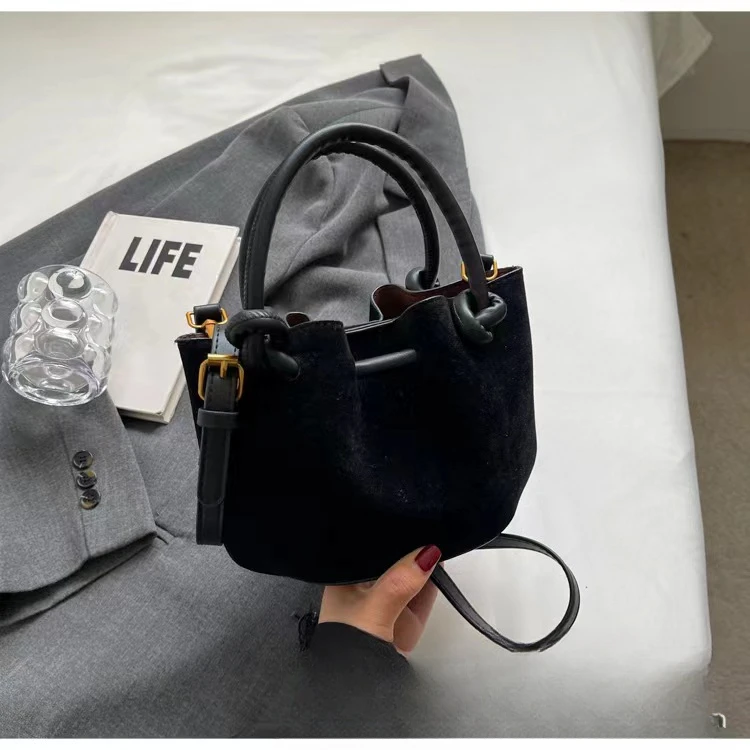 原创新品-洋气单肩小众百搭简约大容量女包秋季云朵包斜挎包