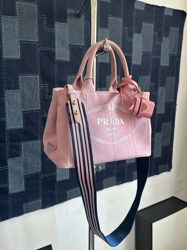 95新 Prada/普拉达 牙牙 新款沙滩包 21年秋冬款