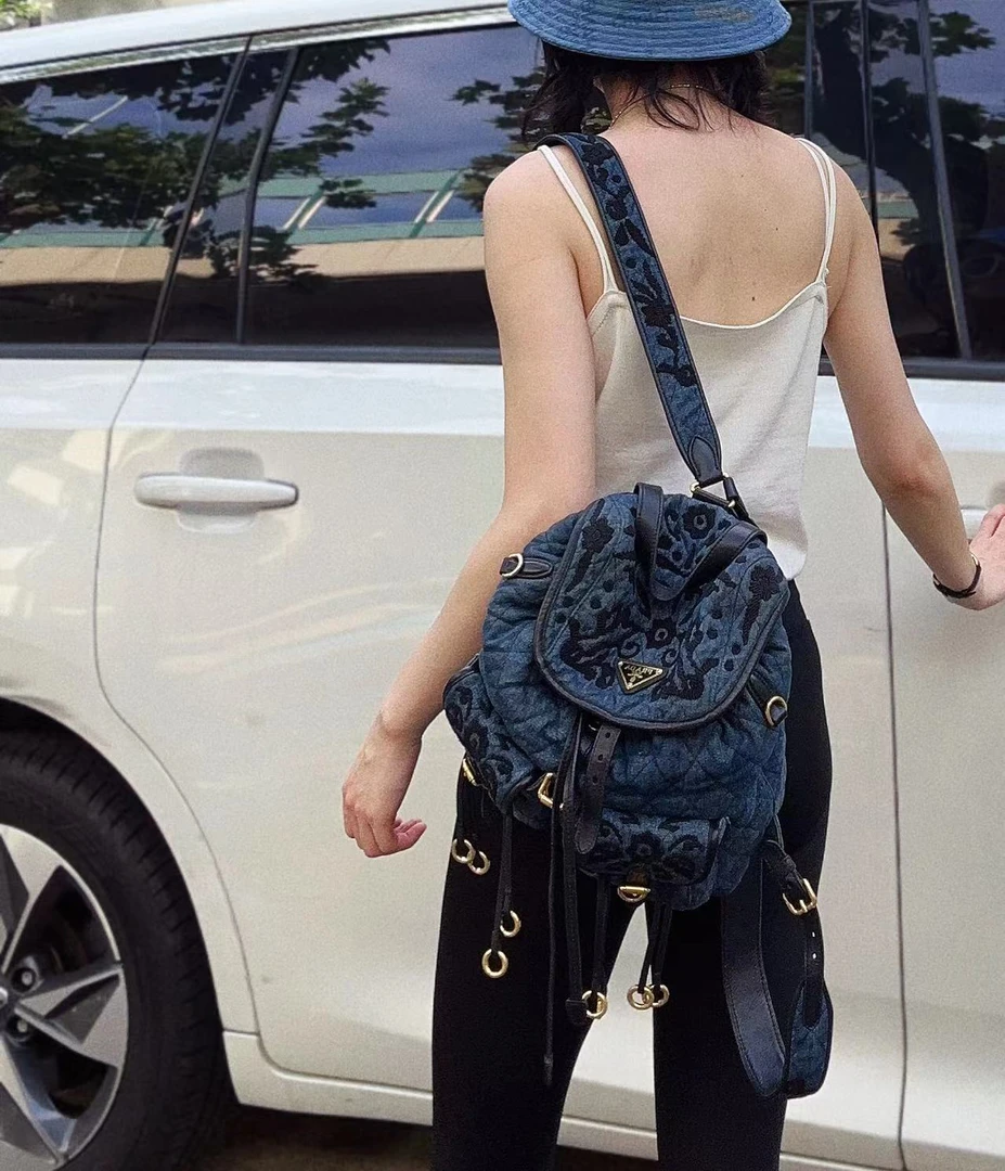 95新 Prada/普拉达 牙牙 高公价限定牛仔双肩包
