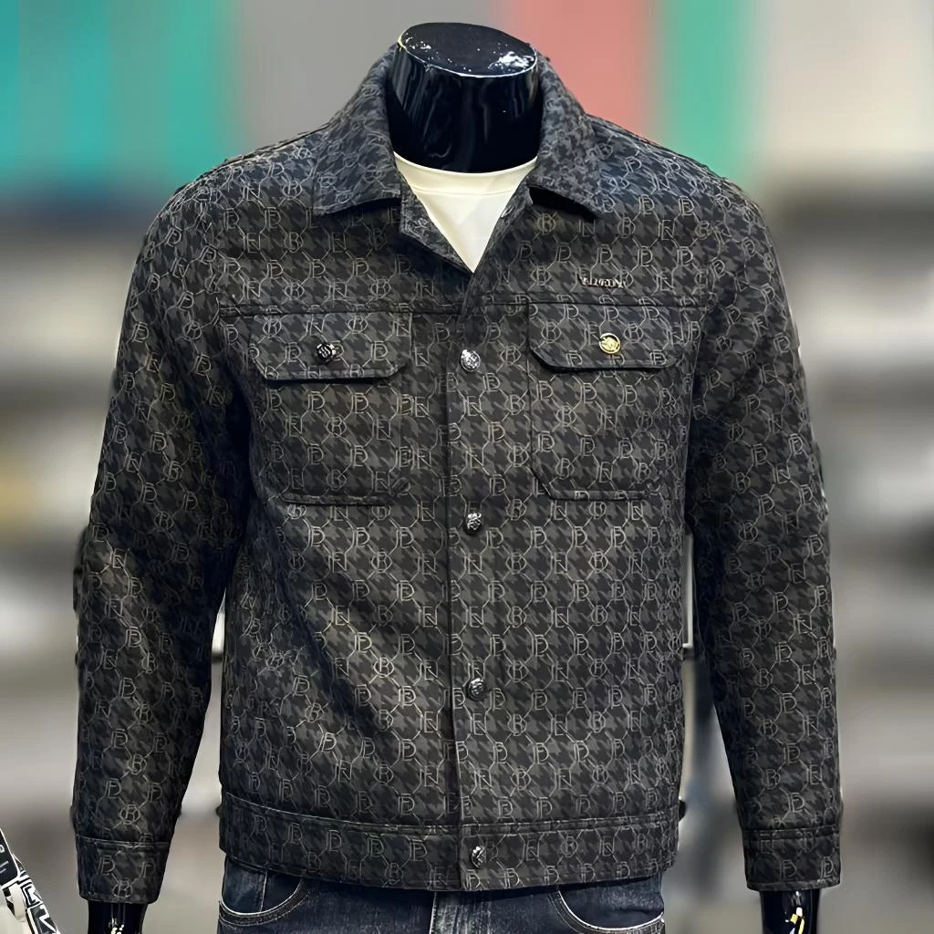 2024年冬季男士翻领痞帅羽绒夹克潮流个性字母修身白鸭绒短款外套