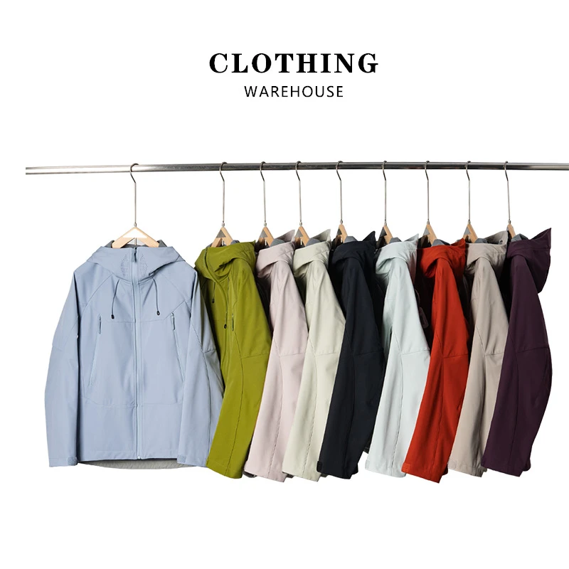 情侣冲锋衣加绒加厚2024新防风防水防污连帽运动户外男女上衣外套