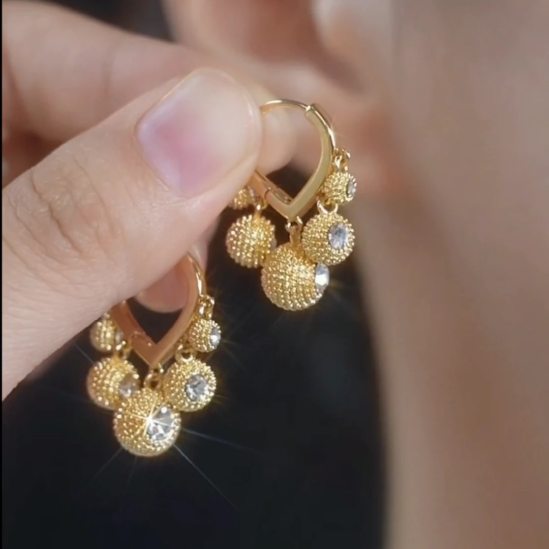 铜合金耳饰 轻奢百搭榴莲耳扣2024时尚百搭耳环气质网红球球耳饰