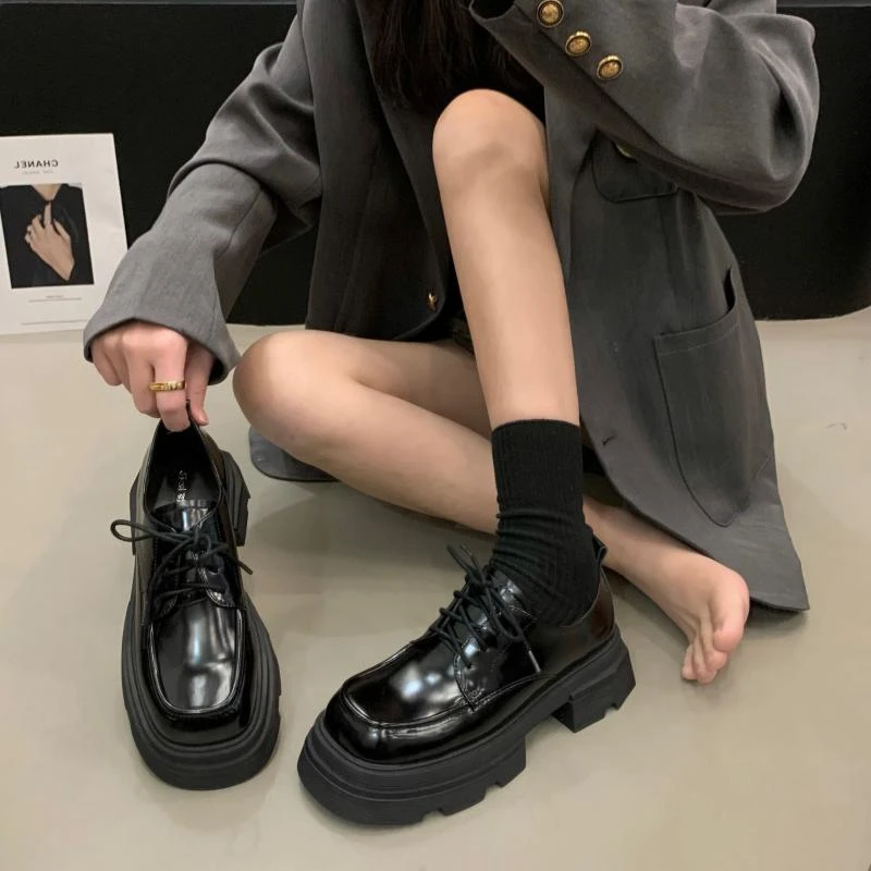 红蜻蜓牌厚底方头复古系带乐福单鞋女鞋子2023年新款春季秋冬英伦