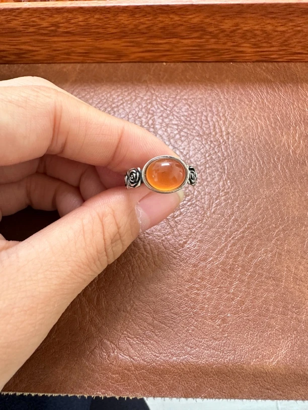 岫玉红冰镶嵌戒指