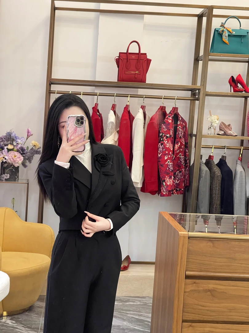 臻韩美御姐黑色玫瑰直筒裤套装