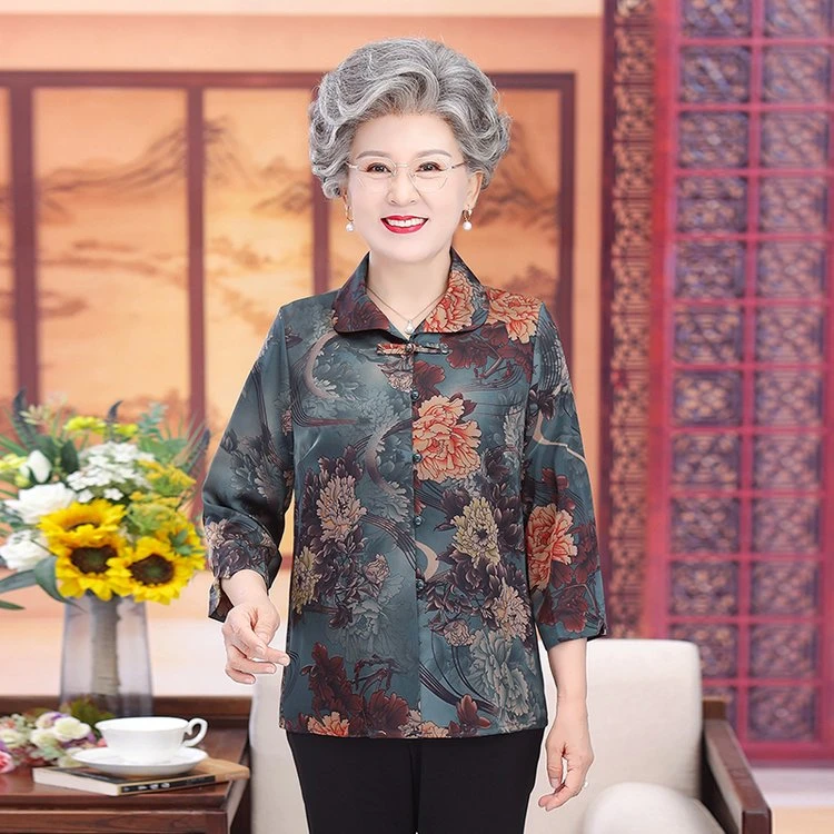 中老年女装新款夏季奶奶热卖款妈妈装衬衣薄款开衫洋气老年人