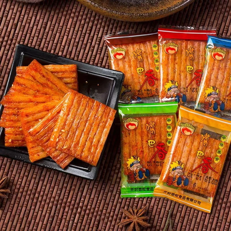 嘴巴香辣片辣条零食批发麻辣怀旧儿时小时候亲嘴片嘴巴香网红休闲