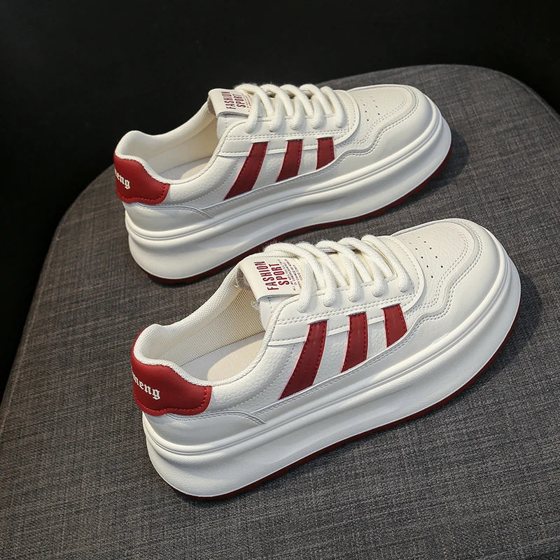 2024秋季新款单鞋 女休闲百搭舒适防滑小白鞋厚底增高显瘦板鞋