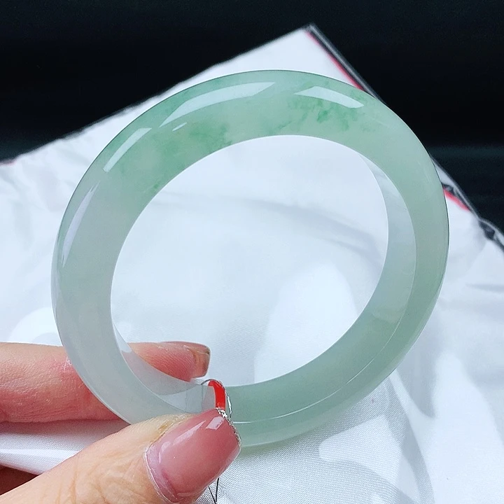 翡翠手镯未镶嵌57圈