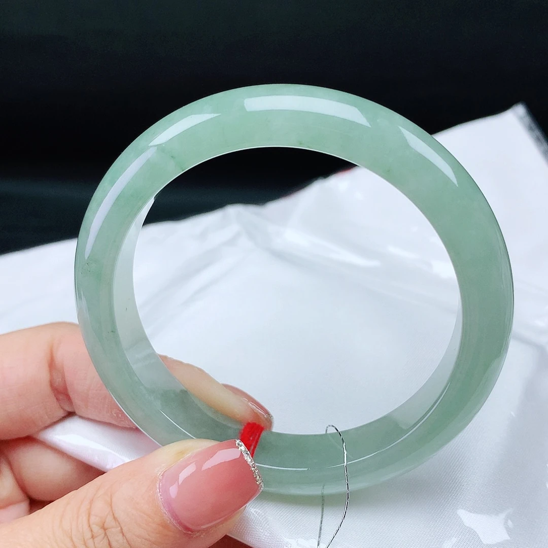 翡翠手镯未镶嵌57圈