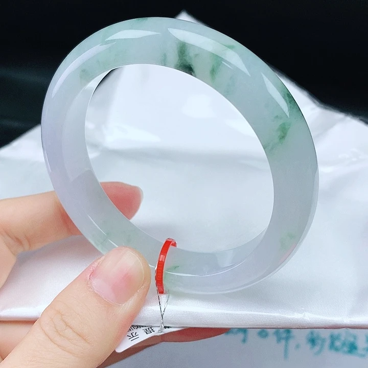 翡翠手镯未镶嵌56圈