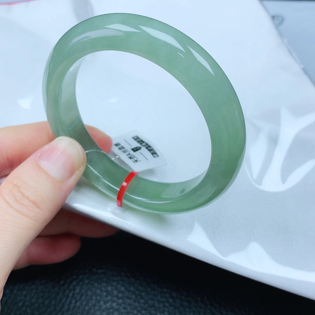 翡翠手镯未镶嵌53圈