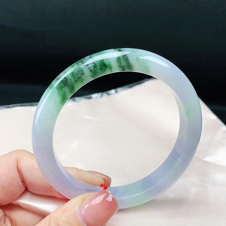翡翠手镯未镶嵌57圈
