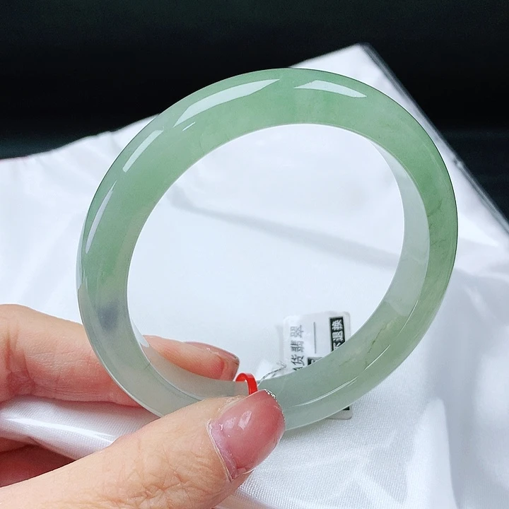 翡翠手镯未镶嵌58圈