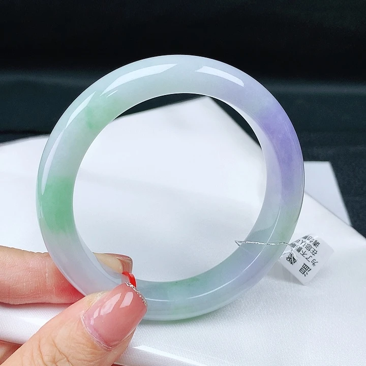 翡翠手镯未镶嵌58圈