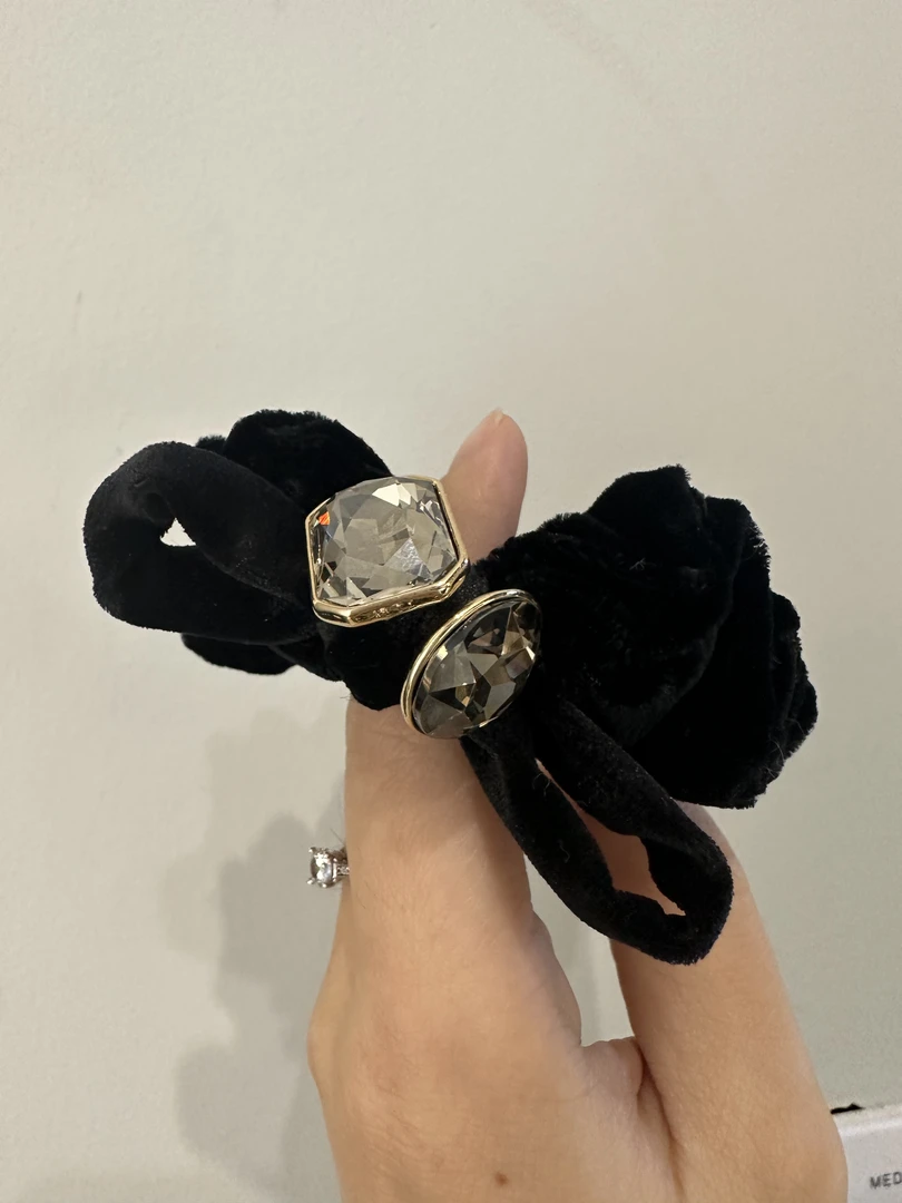 黑色丝绒结水钻发圈复古气质女小香风发绳头饰