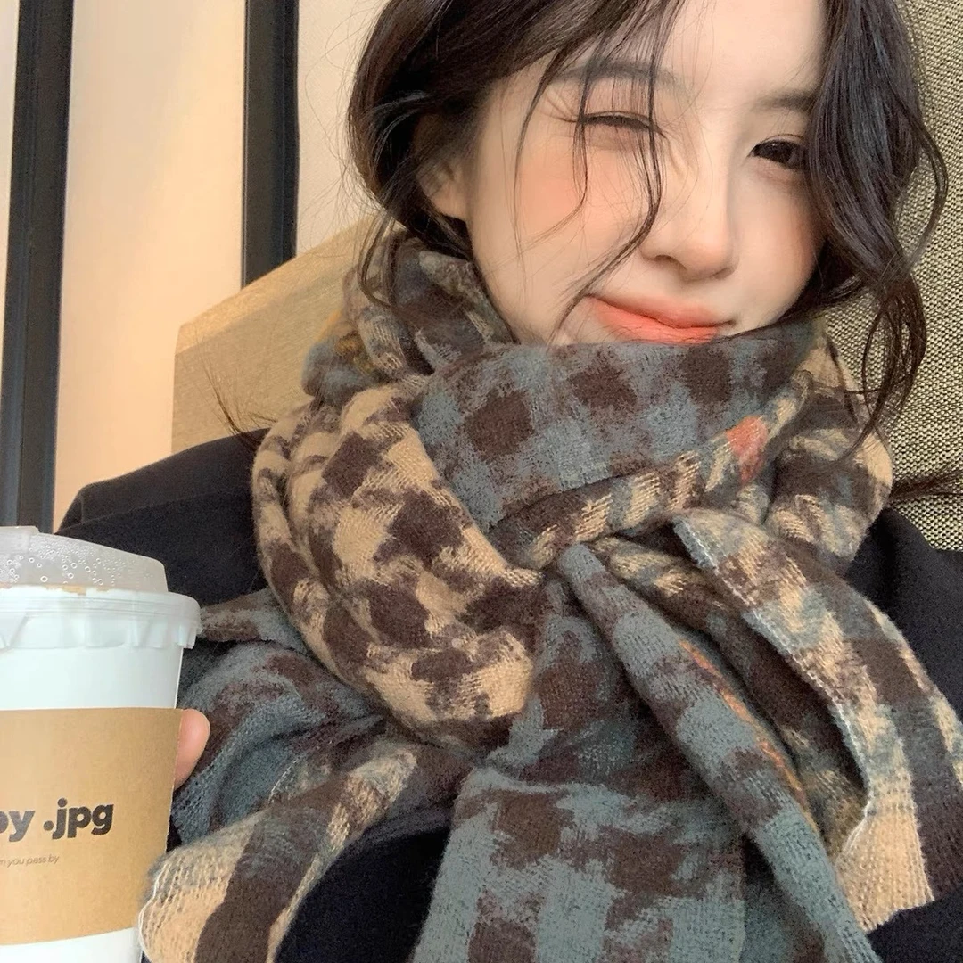 千鸟格围巾女披肩两用韩版百搭爆款保暖新款冬季高级学生围脖