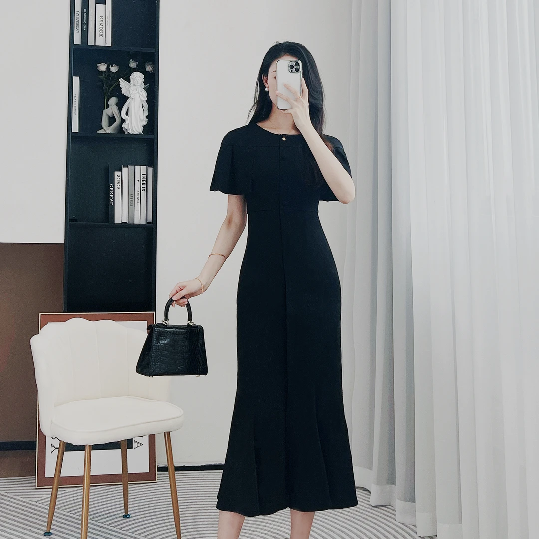 2024夏季新款时尚轻奢赫本风收腰长袖连衣裙327
