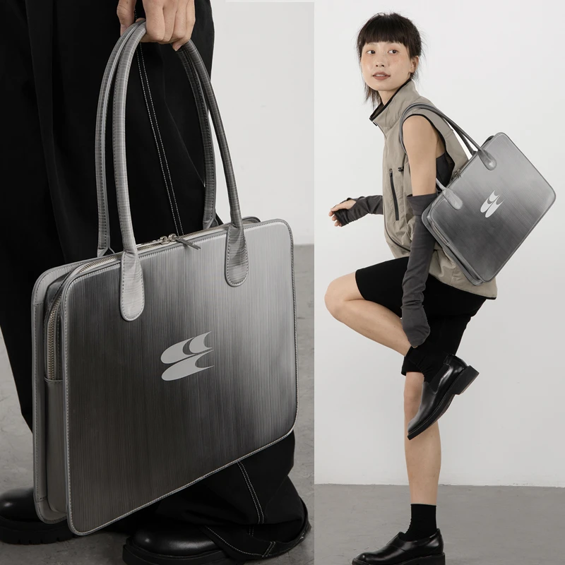 Crying center/哭喊中心拉丝银渐变质感 腋下包方型包电脑包时尚