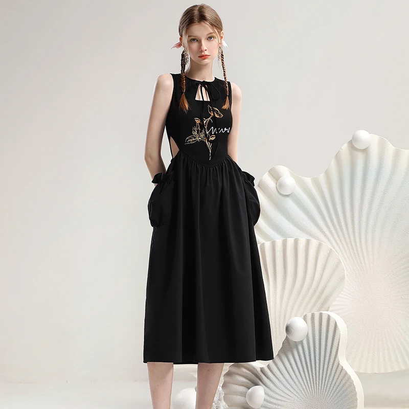 茬客【走在风里】甜酷减龄连衣裙女夏季性感镂空收腰长裙CM490523