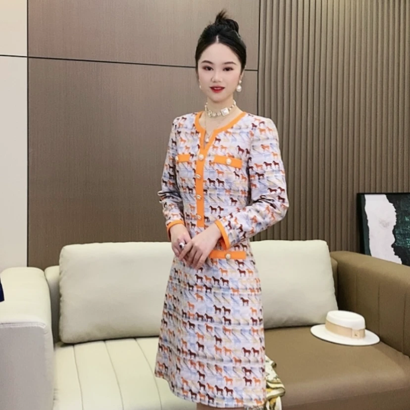 新款秋冬气质收腰时尚法式中长款显瘦遮肉印花马图A字轻奢连衣裙