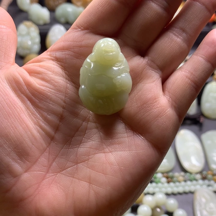 和田玉（糖玉）颈饰未镶嵌木*木
